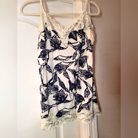 Lane Bryant Tops Lane Bryant Lace Trim All Over Print Cami Euc